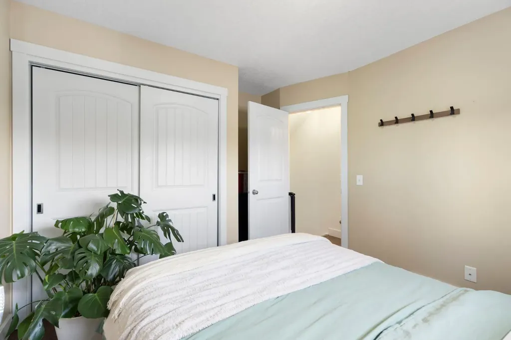 128 Hillcrest Cape Strathmore AB T1P 0A4