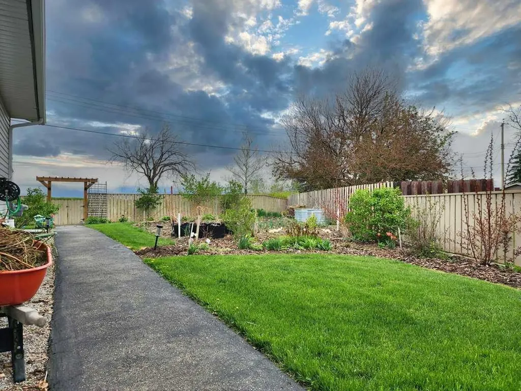 16 Mountview Place Granum AB T0L 1A0
