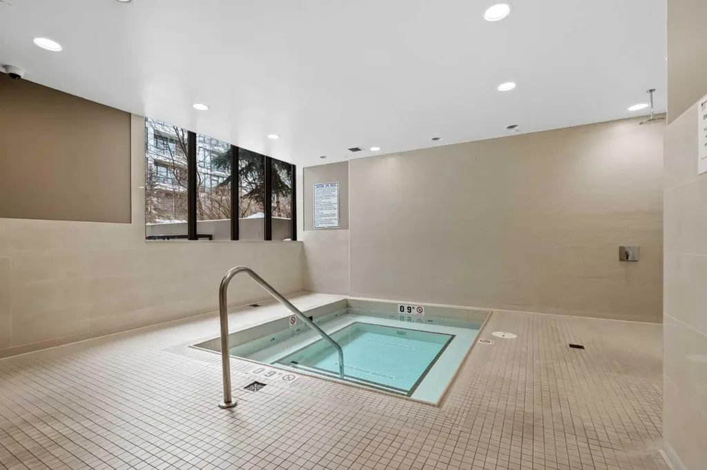222 Riverfront Avenue SW Calgary AB T2P 0W3
