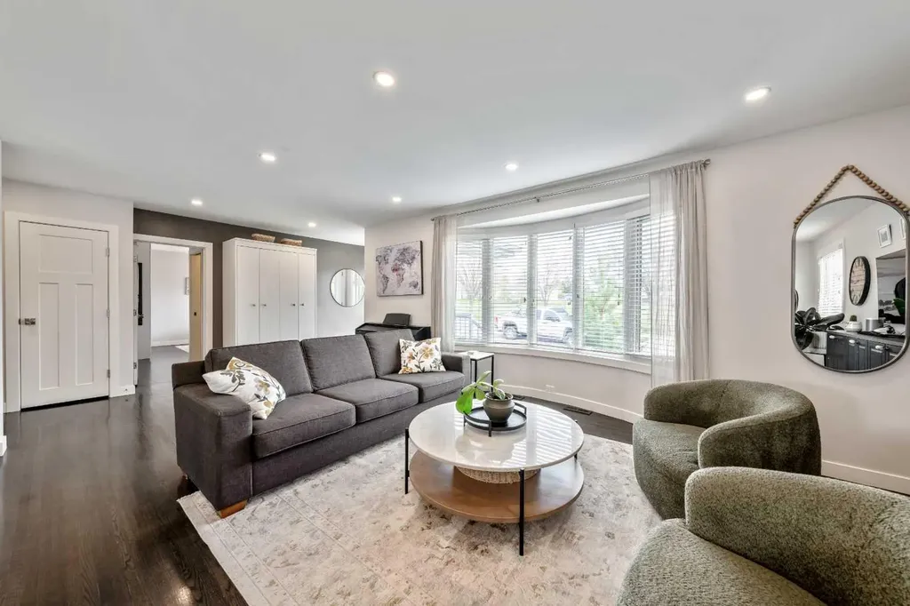6007 34 Street SW Calgary AB T3E 5L7