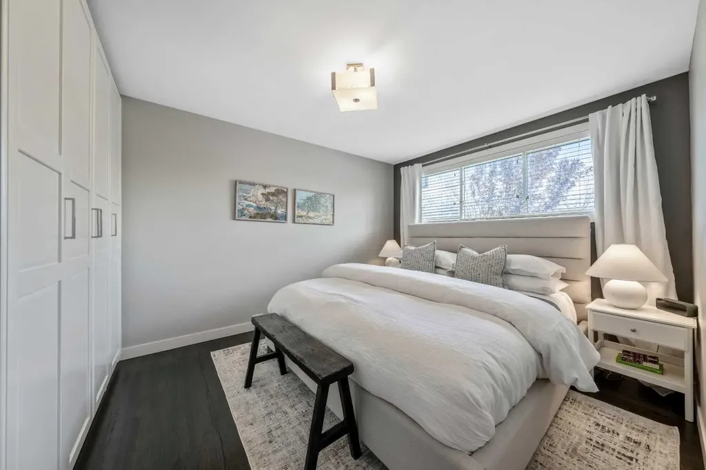 6007 34 Street SW Calgary AB T3E 5L7