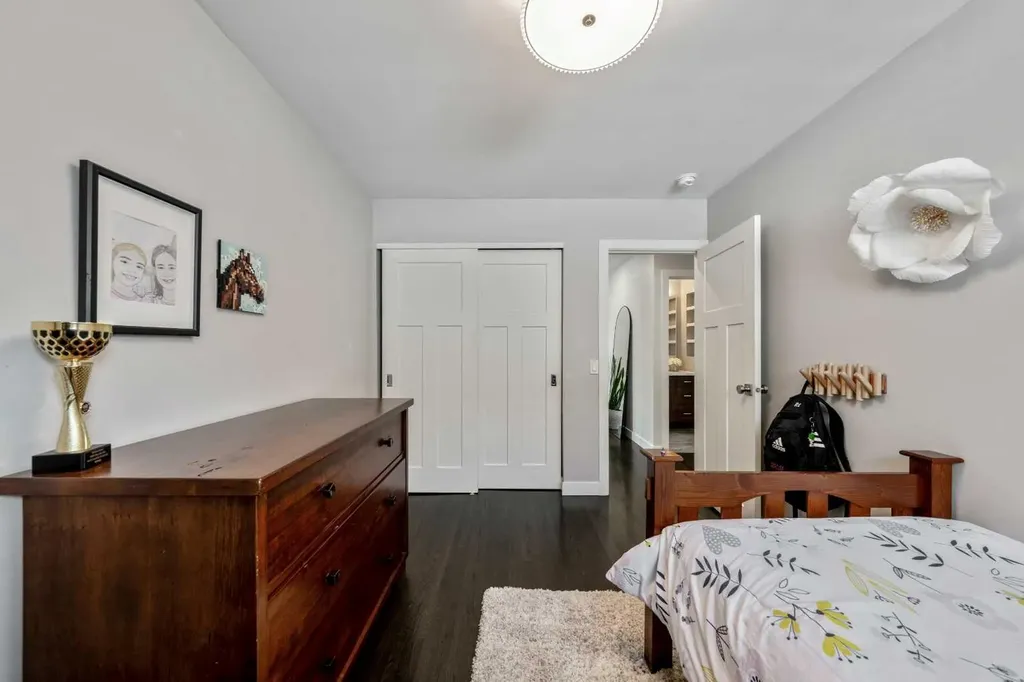 6007 34 Street SW Calgary AB T3E 5L7