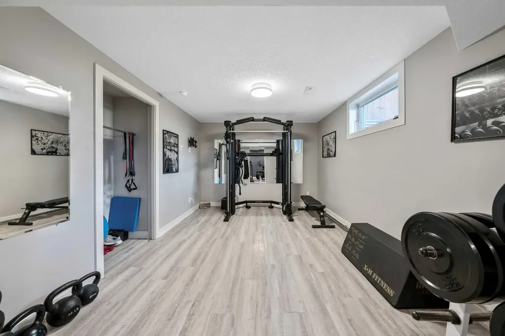 6007 34 Street SW Calgary AB T3E 5L7