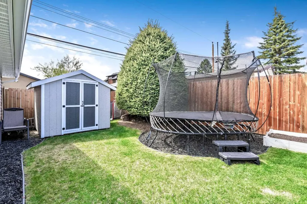 6007 34 Street SW Calgary AB T3E 5L7