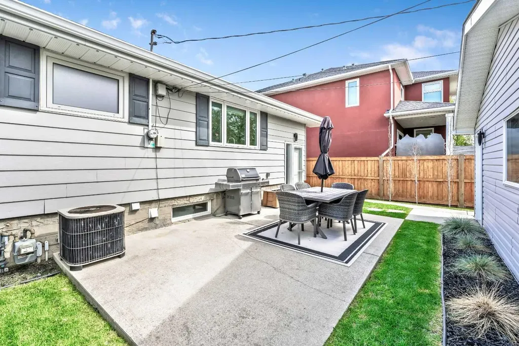 6007 34 Street SW Calgary AB T3E 5L7