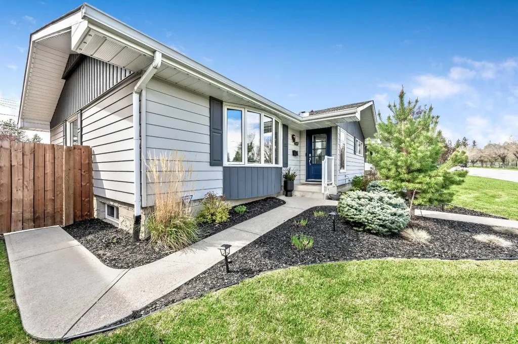 6007 34 Street SW Calgary AB T3E 5L7