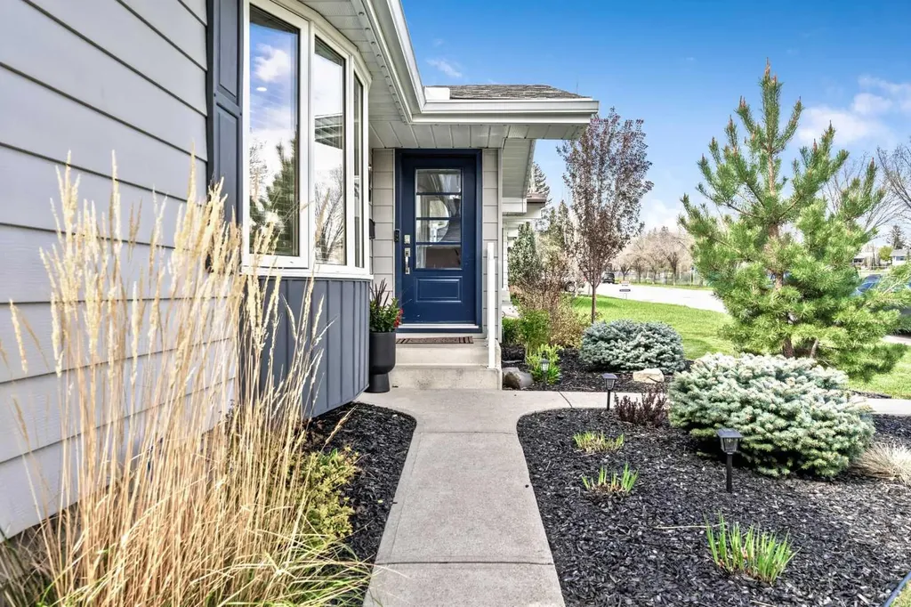 6007 34 Street SW Calgary AB T3E 5L7