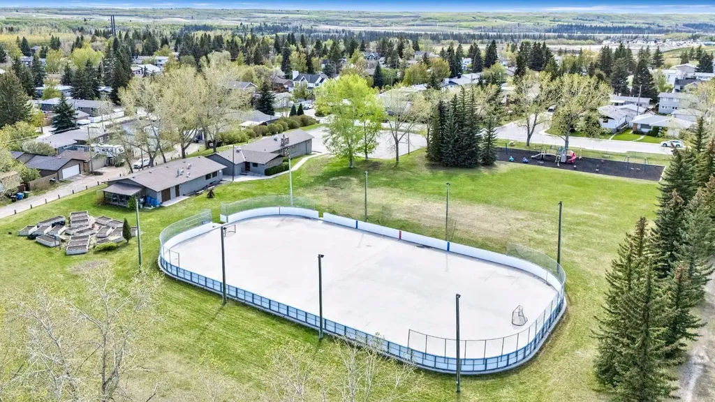 6007 34 Street SW Calgary AB T3E 5L7