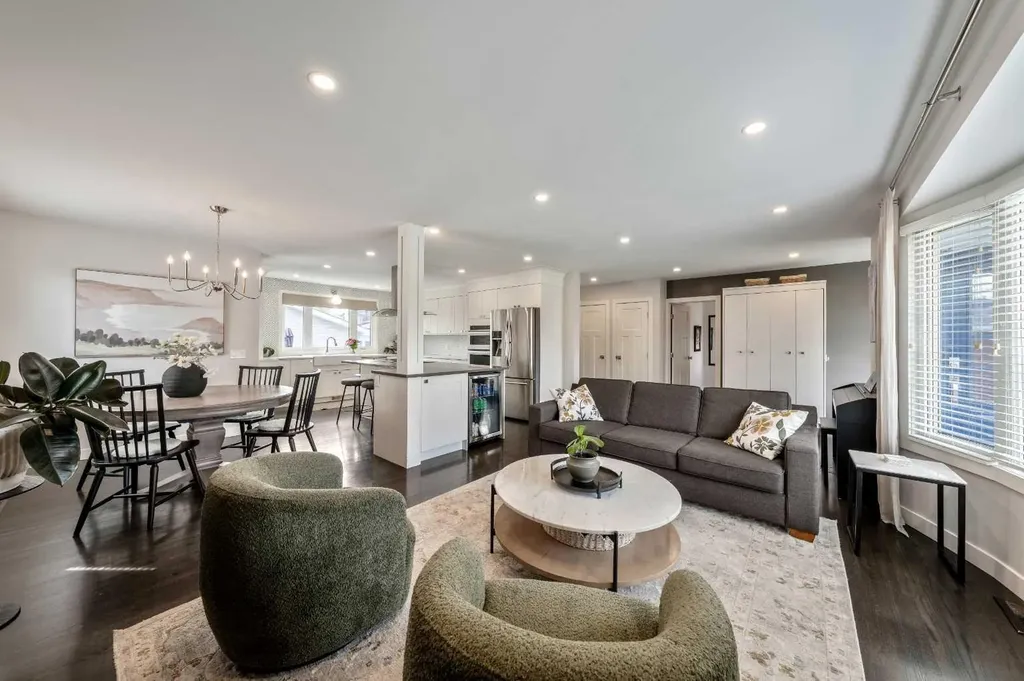 6007 34 Street SW Calgary AB T3E 5L7