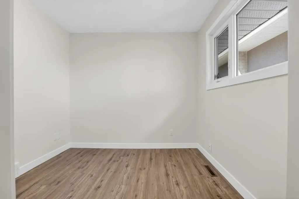 332 Wascana Crescent SE Calgary AB T2J 1H5