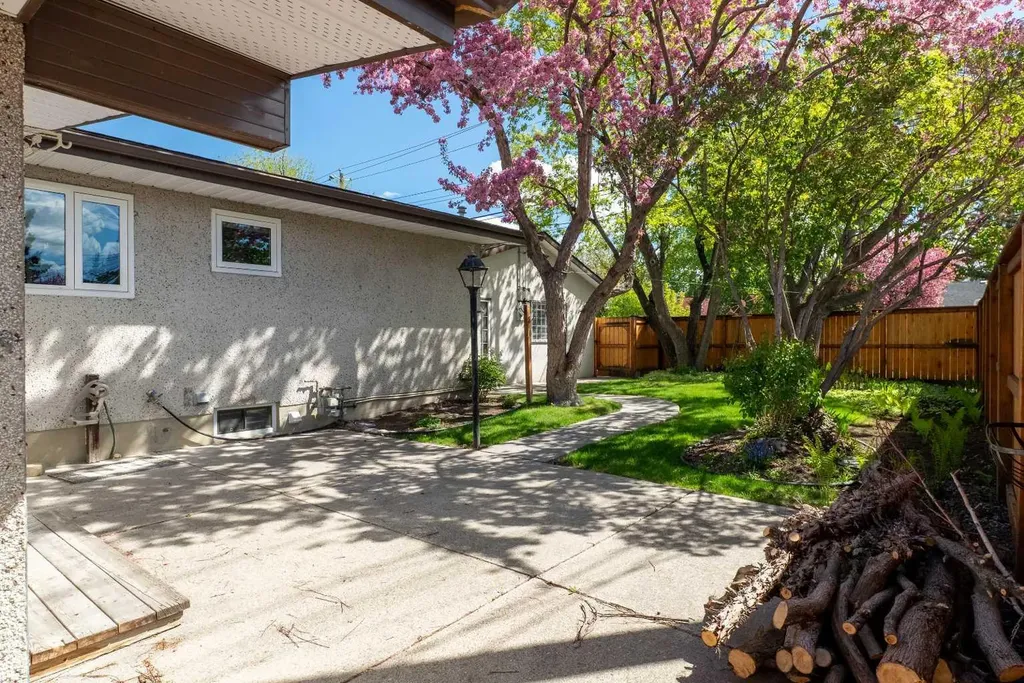 332 Wascana Crescent SE Calgary AB T2J 1H5