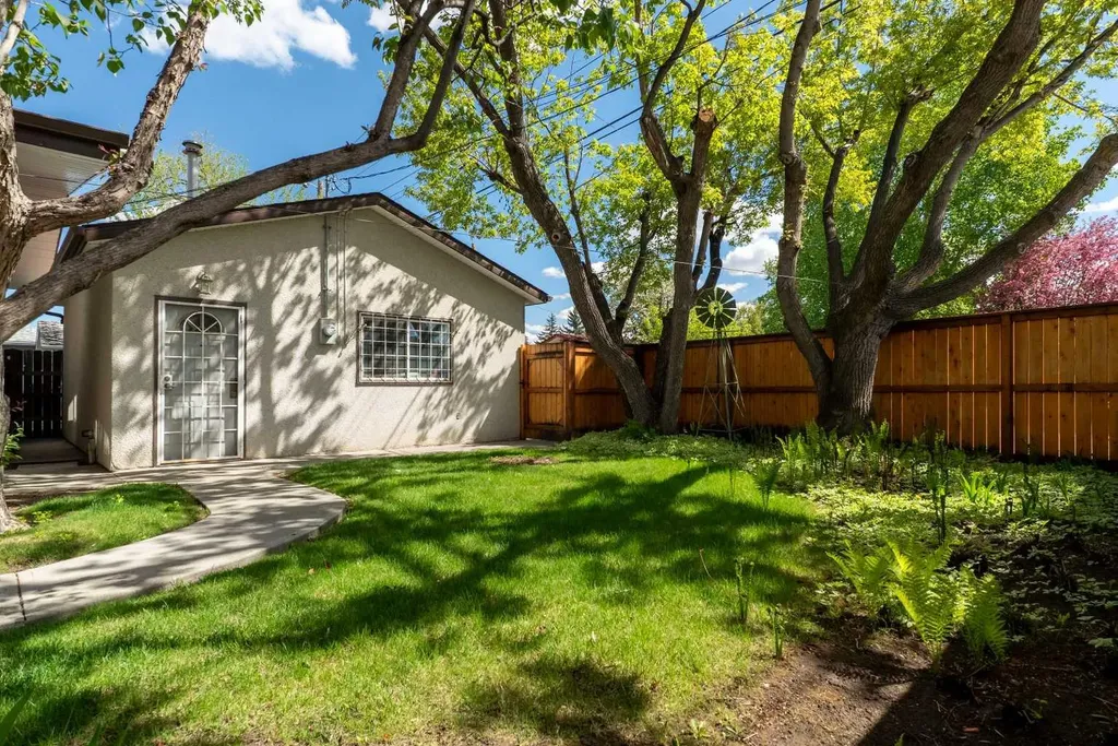 332 Wascana Crescent SE Calgary AB T2J 1H5