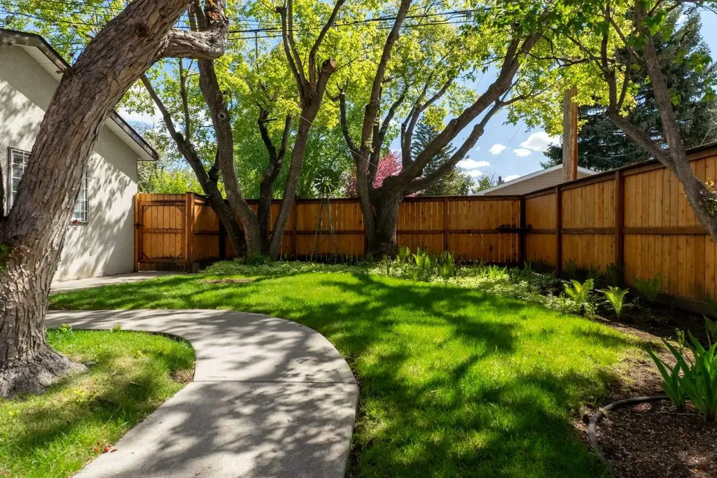 332 Wascana Crescent SE Calgary AB T2J 1H5