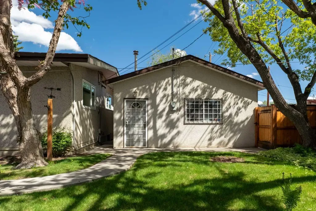 332 Wascana Crescent SE Calgary AB T2J 1H5