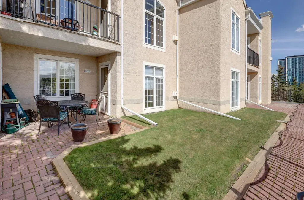 4835 Dalhousie Drive NW Calgary AB T3A 5R7