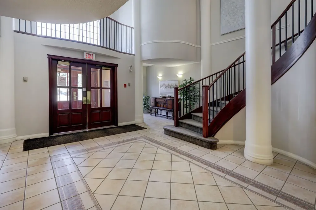4835 Dalhousie Drive NW Calgary AB T3A 5R7