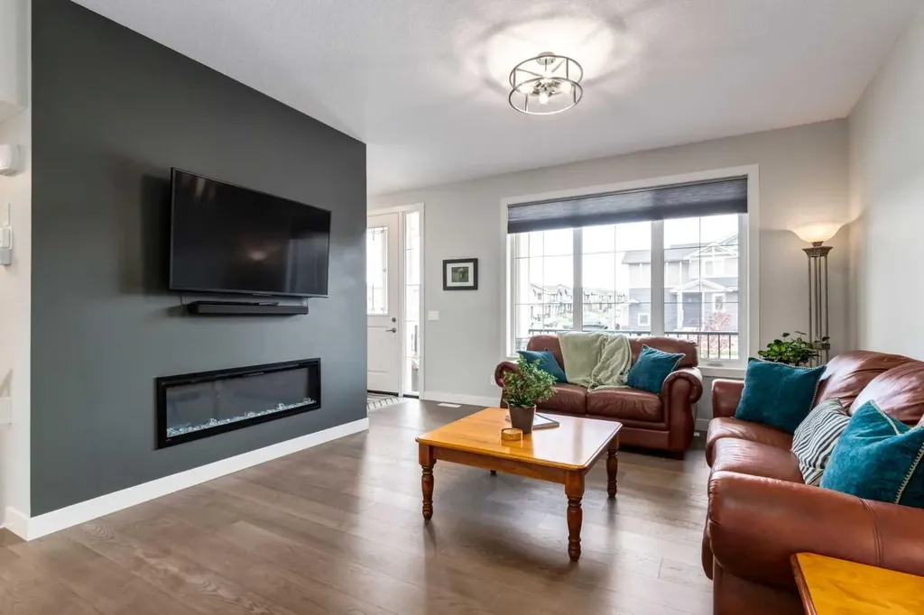 52 Mill Road Cochrane AB T4C 3G7