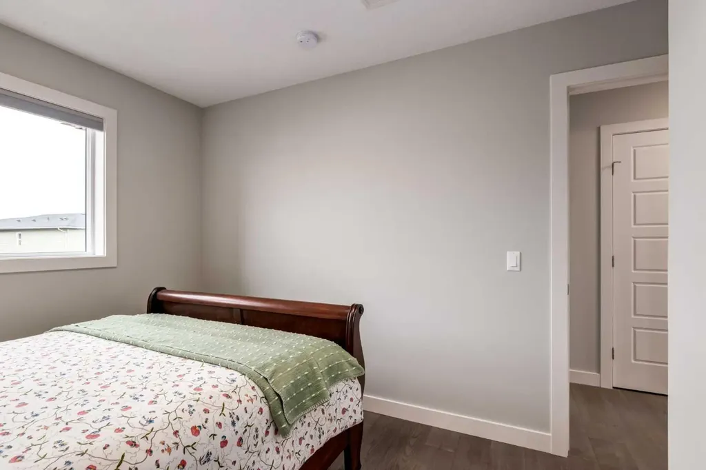 52 Mill Road Cochrane AB T4C 3G7