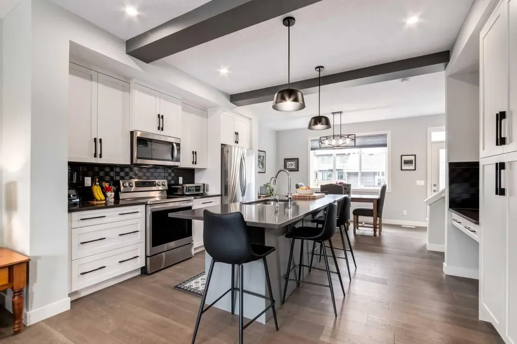 52 Mill Road Cochrane AB T4C 3G7