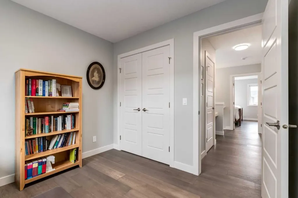 52 Mill Road Cochrane AB T4C 3G7