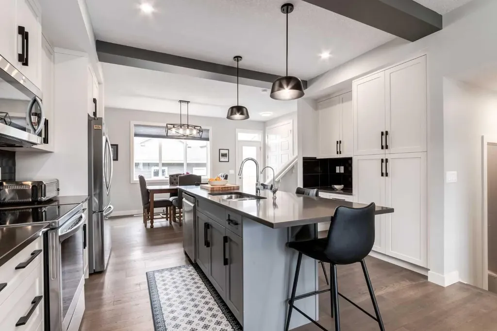 52 Mill Road Cochrane AB T4C 3G7