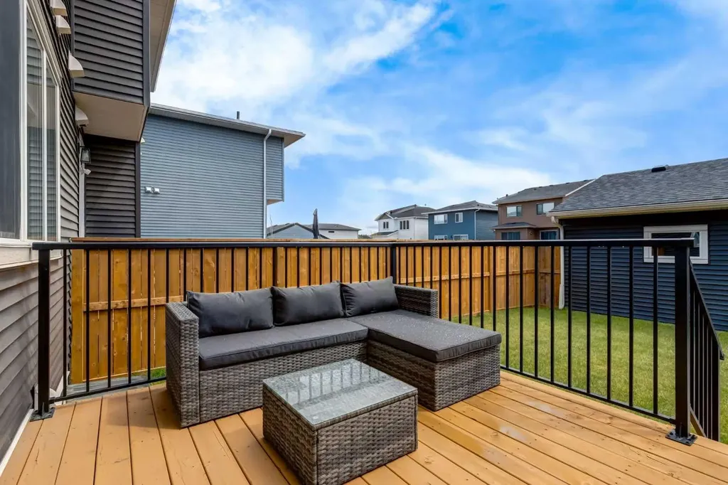 52 Mill Road Cochrane AB T4C 3G7