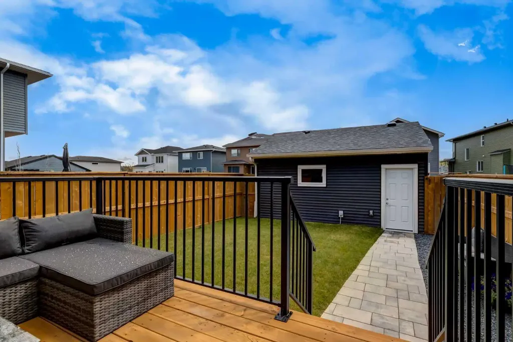 52 Mill Road Cochrane AB T4C 3G7