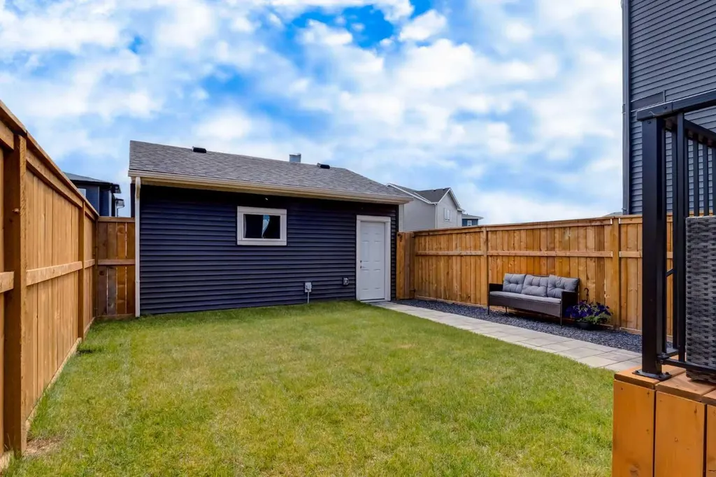 52 Mill Road Cochrane AB T4C 3G7
