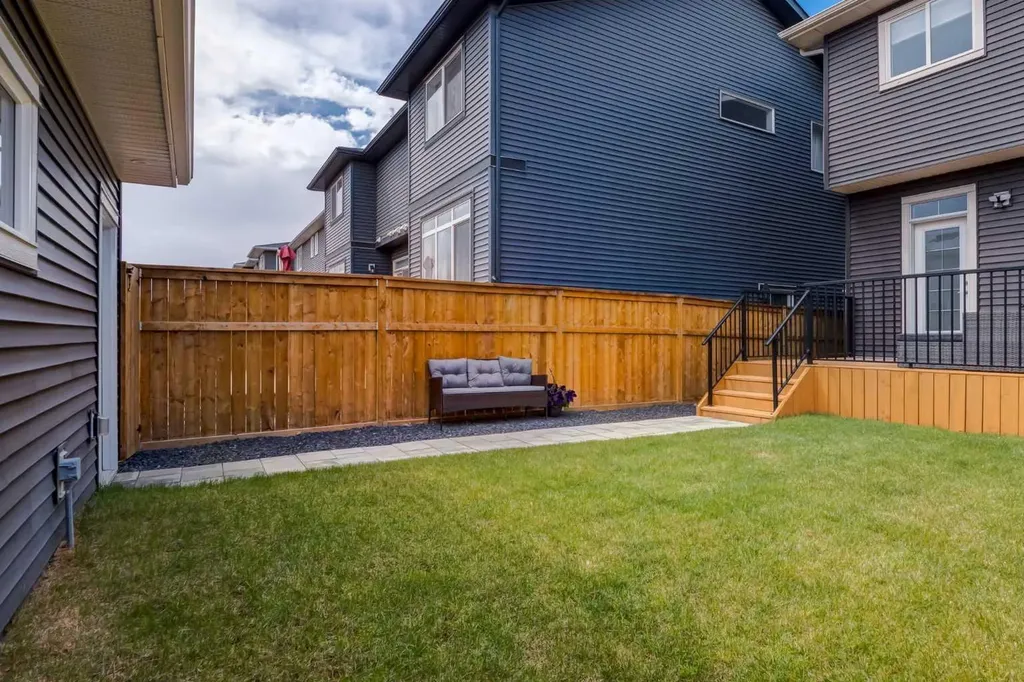 52 Mill Road Cochrane AB T4C 3G7