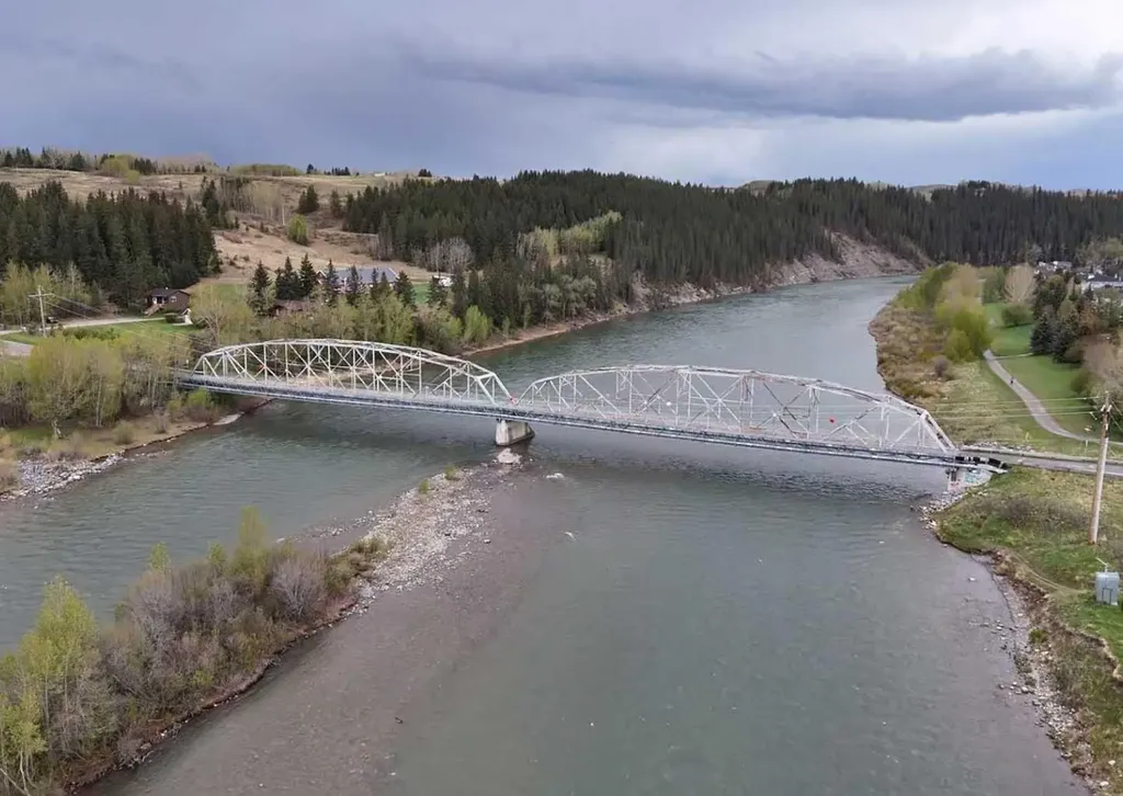 52 Mill Road Cochrane AB T4C 3G7