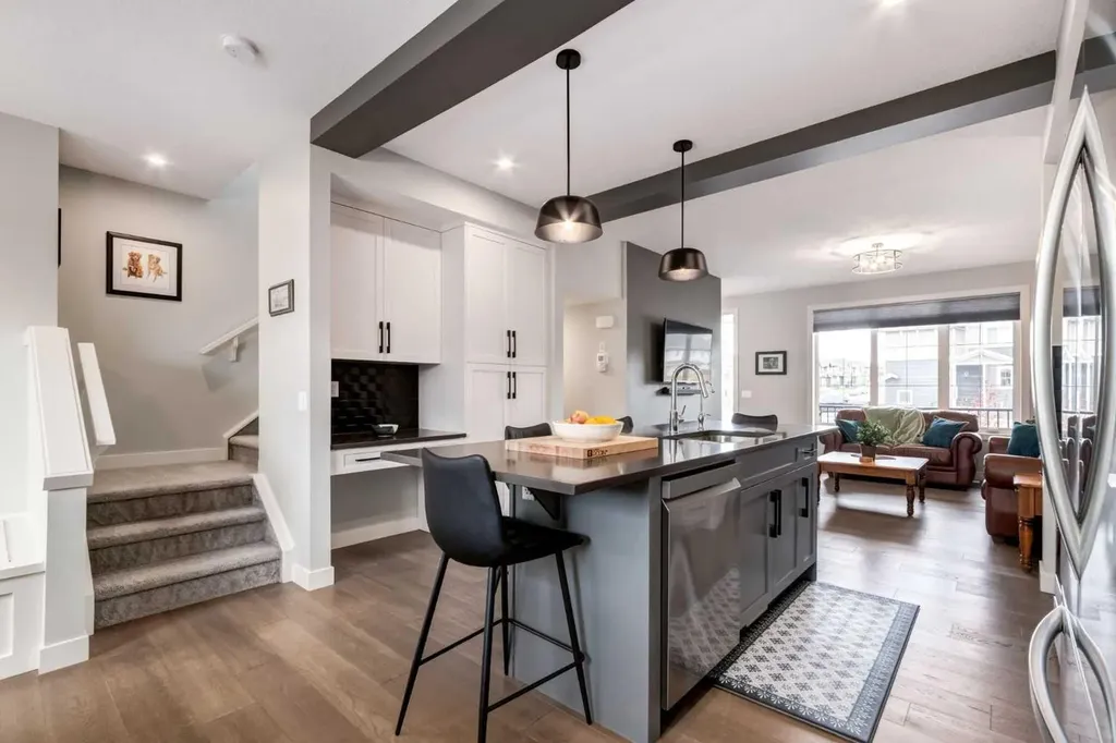 52 Mill Road Cochrane AB T4C 3G7