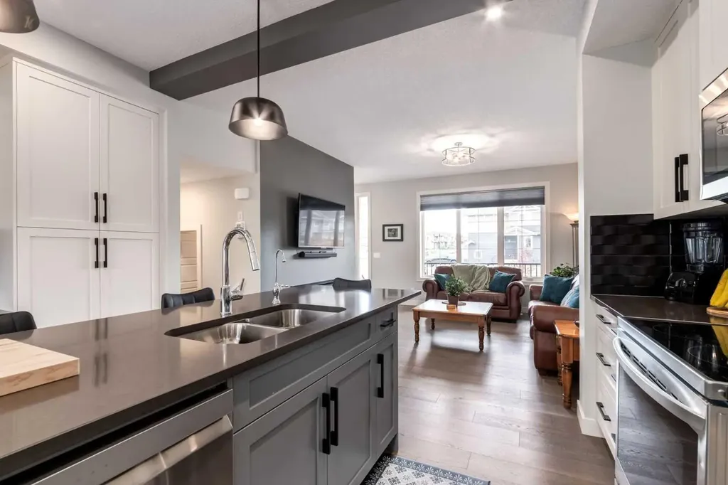 52 Mill Road Cochrane AB T4C 3G7