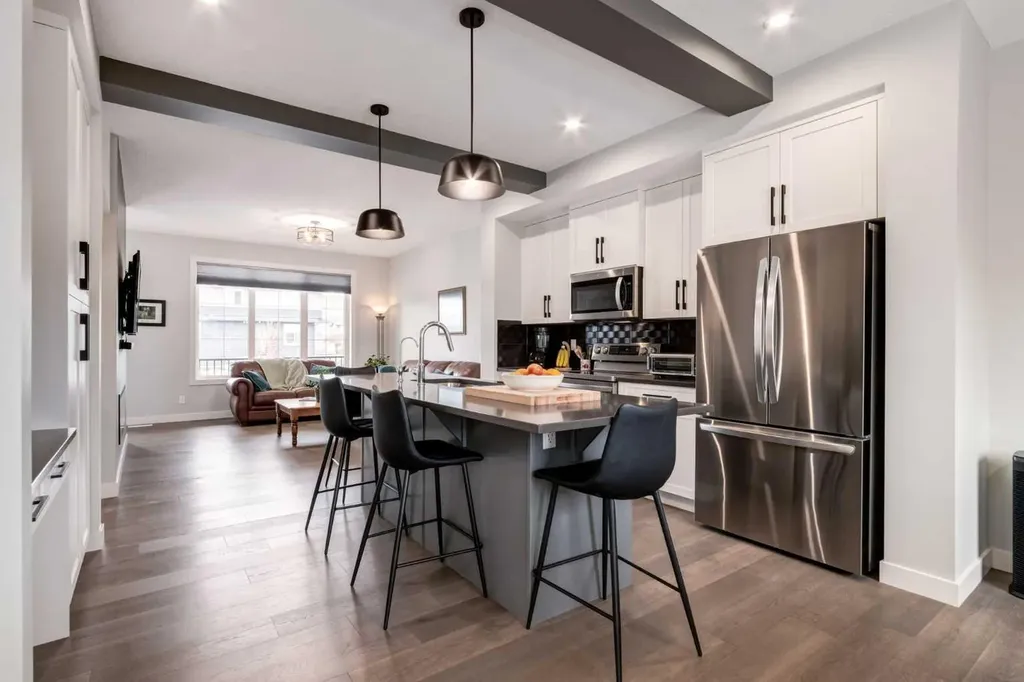 52 Mill Road Cochrane AB T4C 3G7