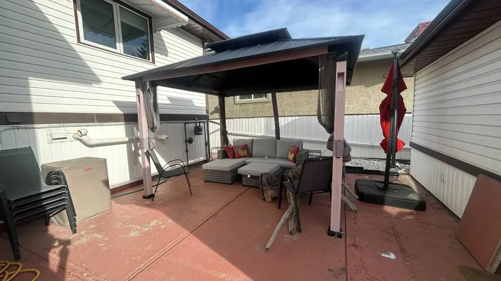 911 12 Street SE High River AB T1V 1L2