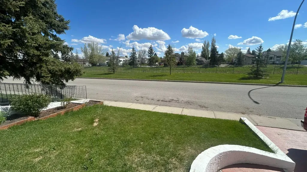 911 12 Street SE High River AB T1V 1L2