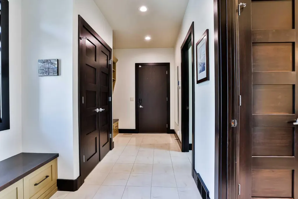 312 Sandstone Point S Lethbridge AB T1K 8C9