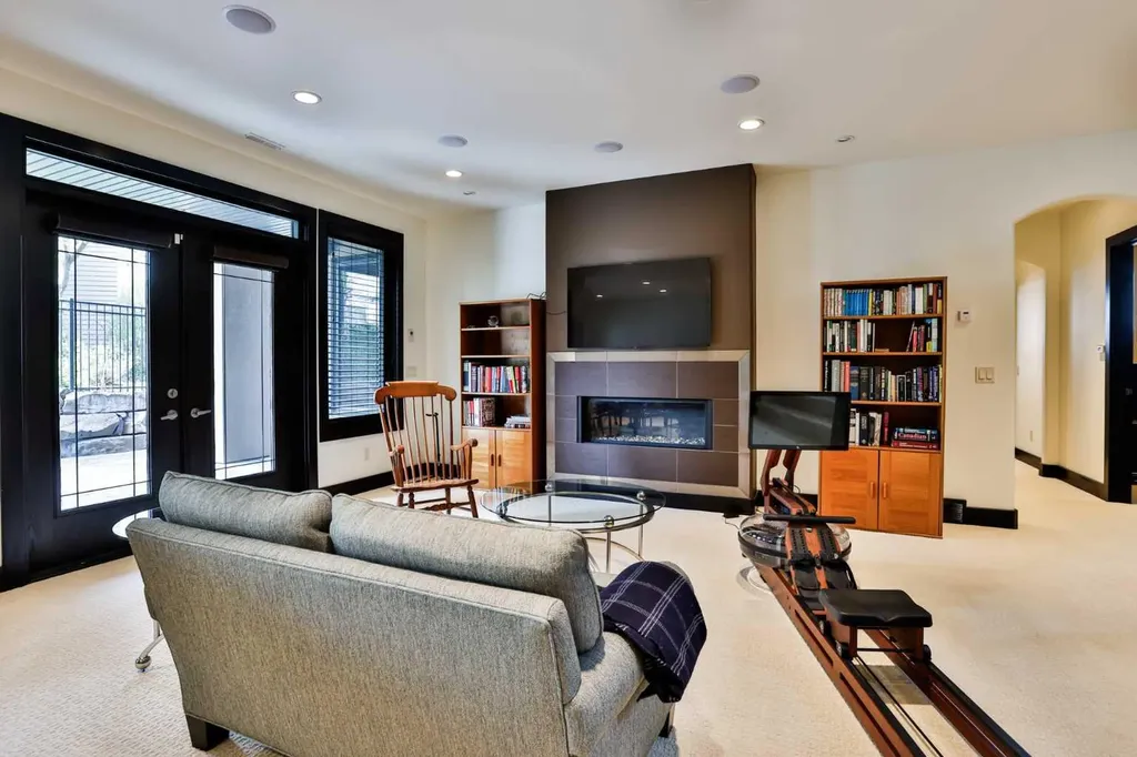 312 Sandstone Point S Lethbridge AB T1K 8C9