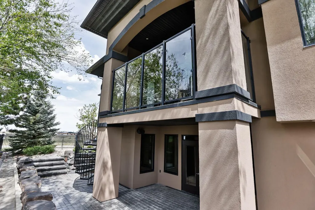 312 Sandstone Point S Lethbridge AB T1K 8C9