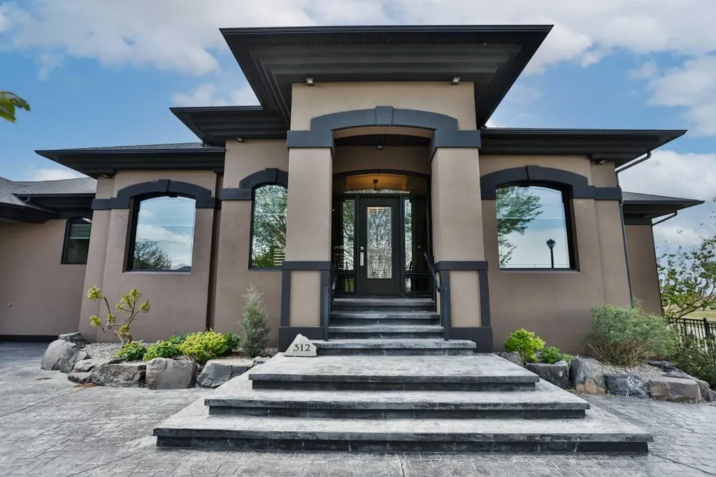 312 Sandstone Point S Lethbridge AB T1K 8C9