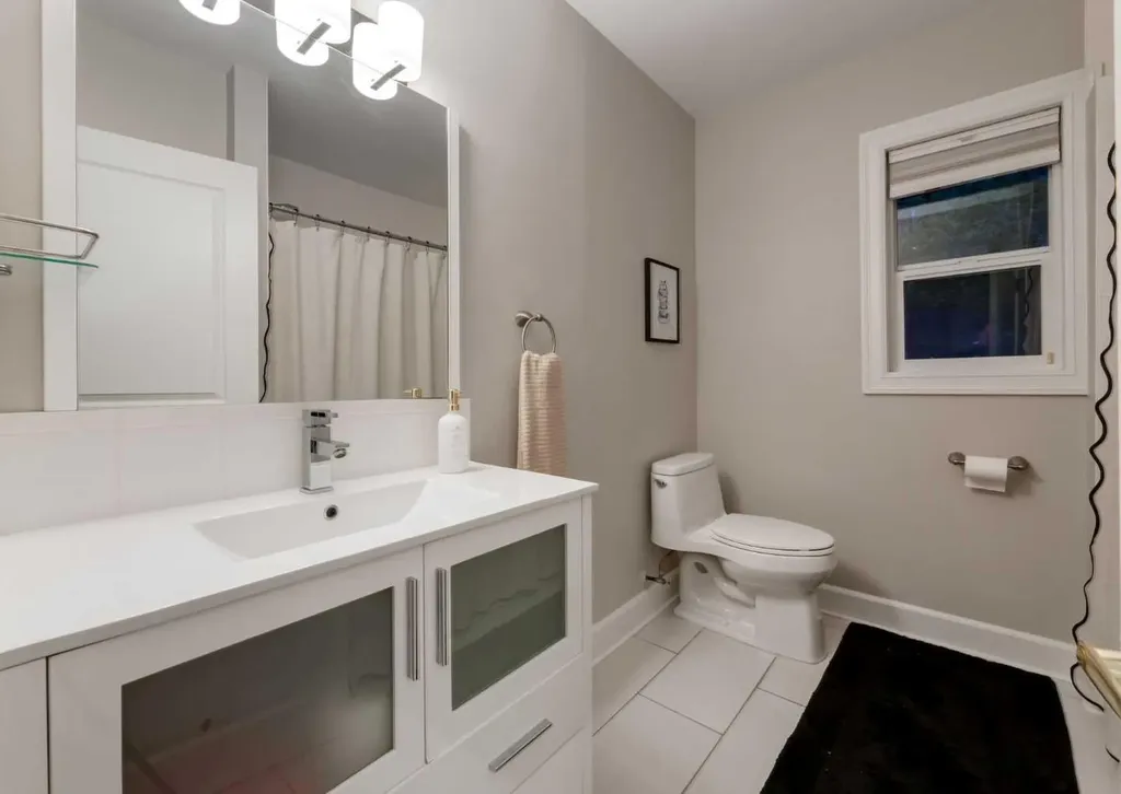 1817 18 Street SW Calgary AB T2T 4T2