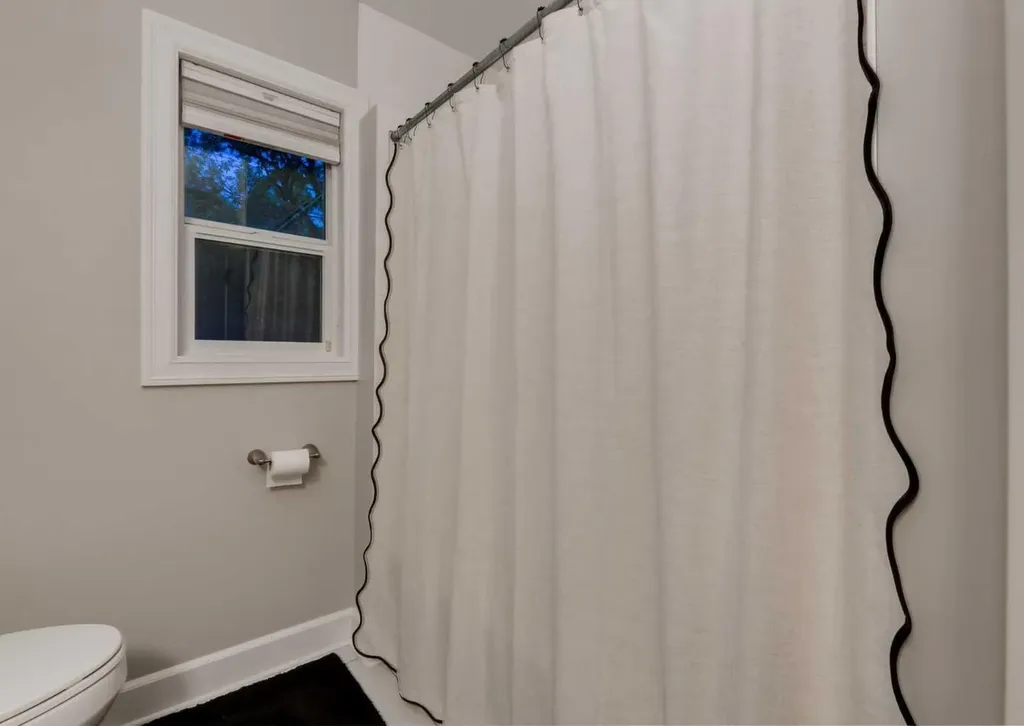 1817 18 Street SW Calgary AB T2T 4T2