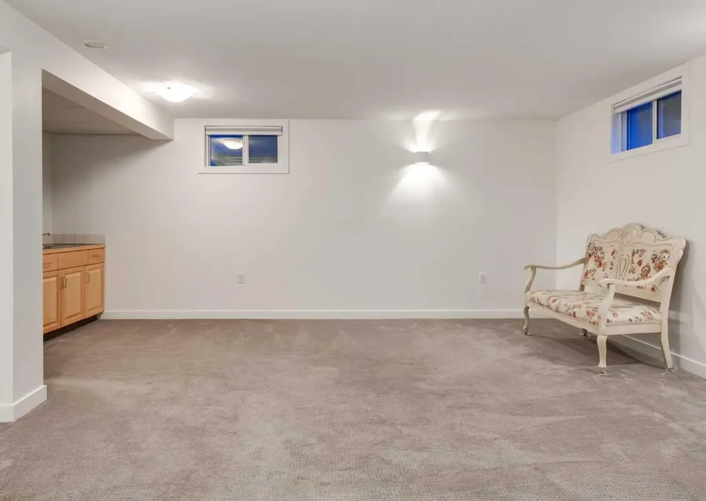 1817 18 Street SW Calgary AB T2T 4T2