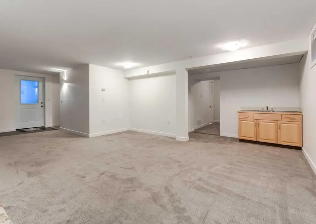 1817 18 Street SW Calgary AB T2T 4T2
