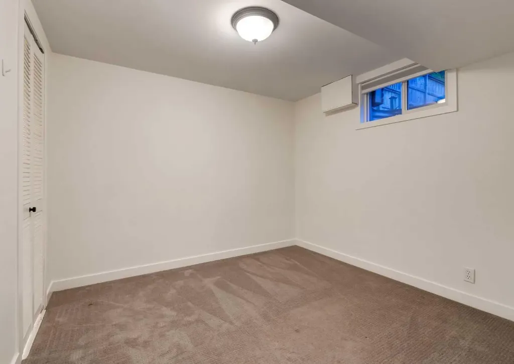 1817 18 Street SW Calgary AB T2T 4T2