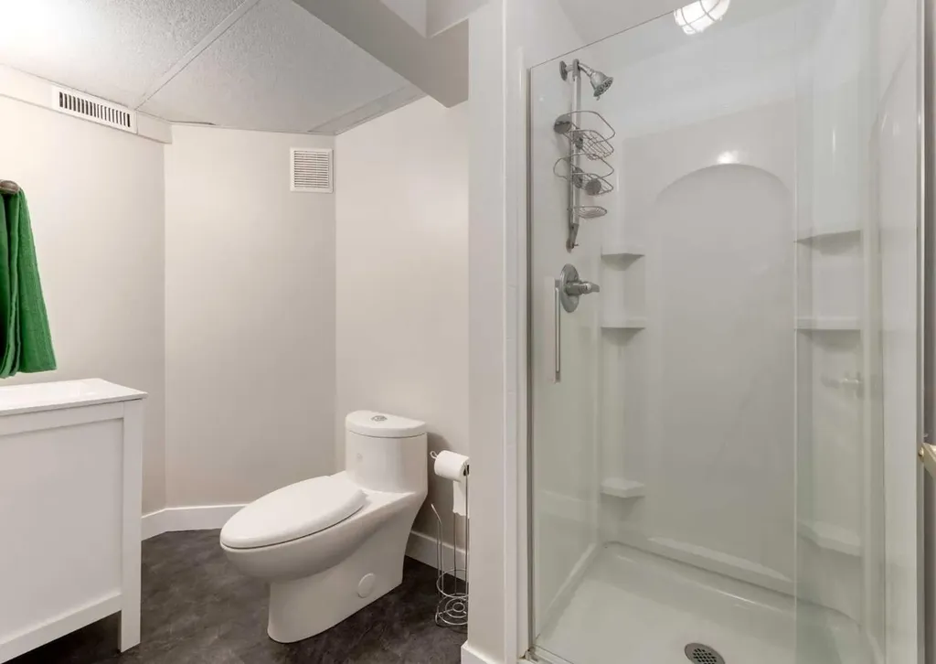 1817 18 Street SW Calgary AB T2T 4T2