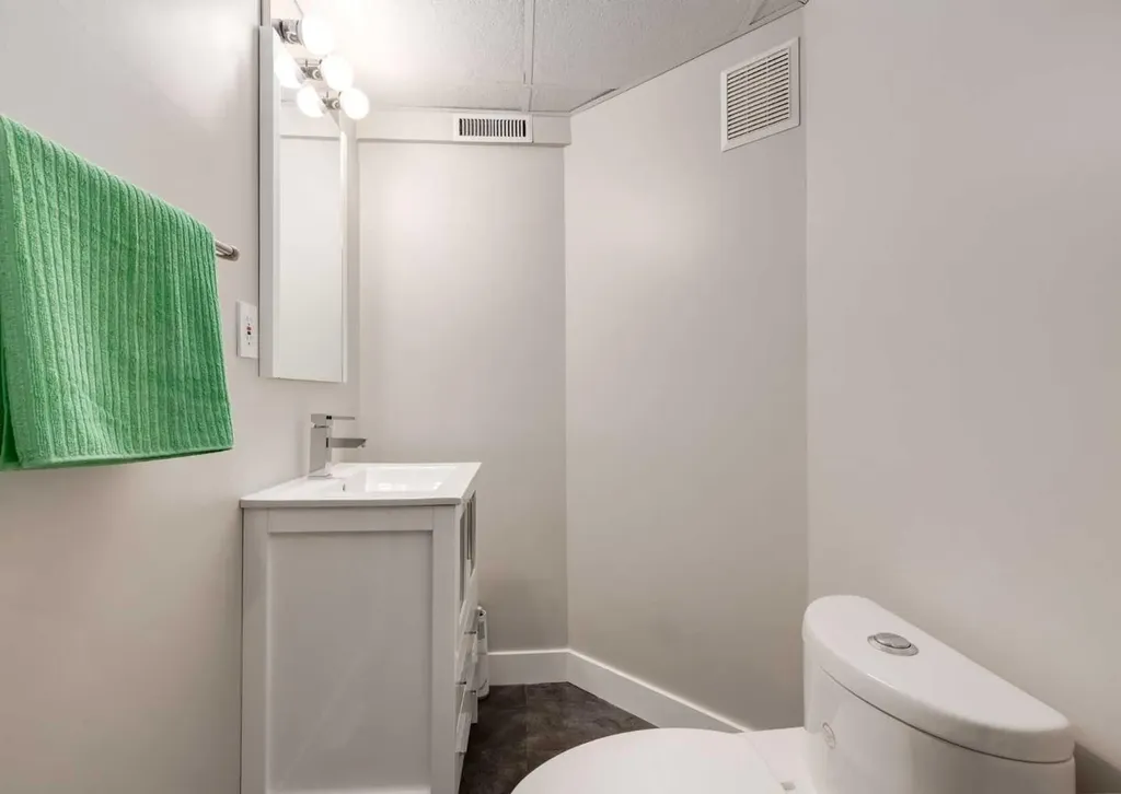 1817 18 Street SW Calgary AB T2T 4T2