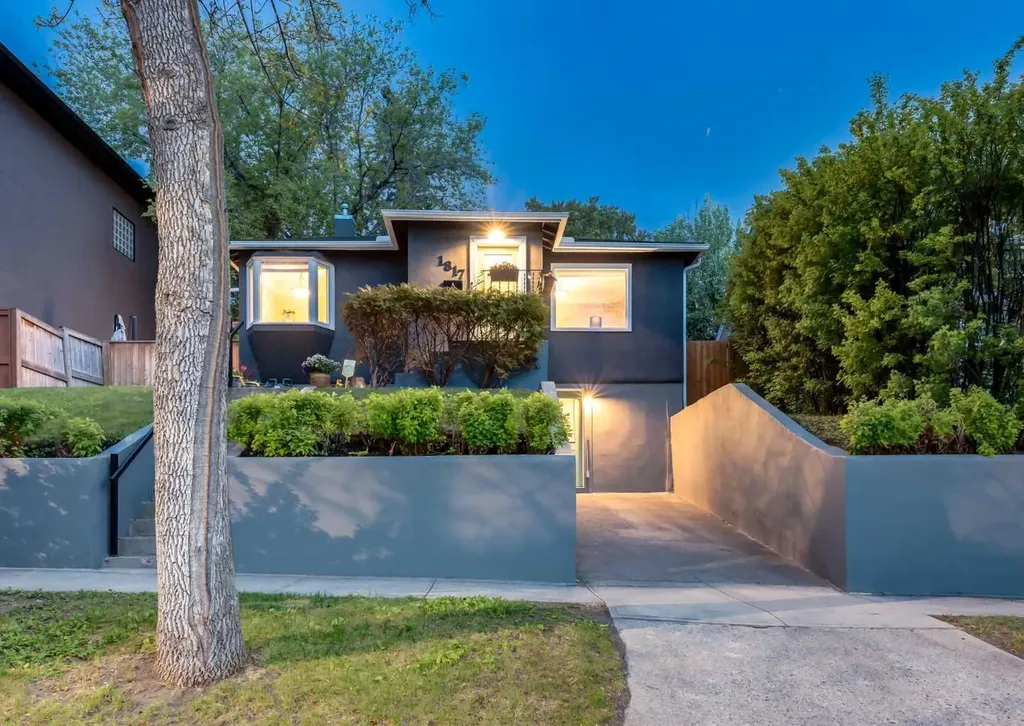 1817 18 Street SW Calgary AB T2T 4T2
