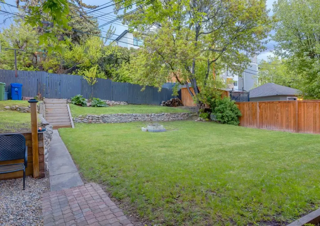 1817 18 Street SW Calgary AB T2T 4T2