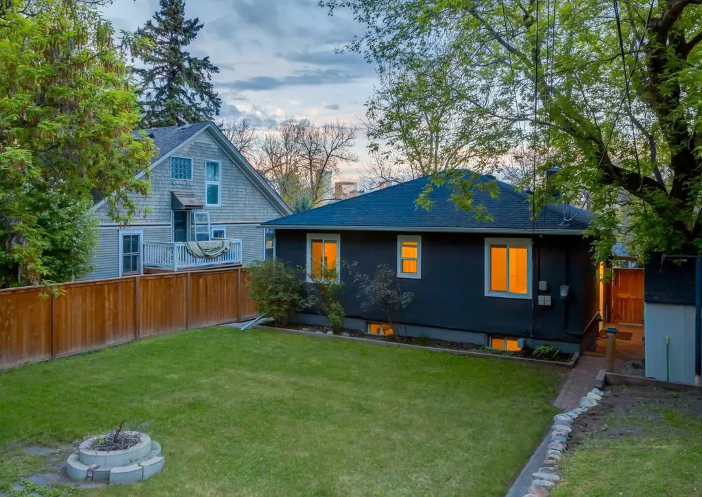 1817 18 Street SW Calgary AB T2T 4T2