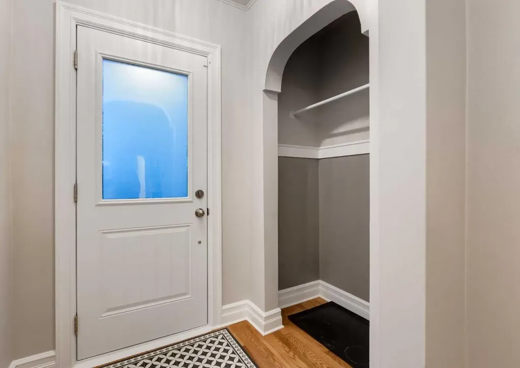 1817 18 Street SW Calgary AB T2T 4T2